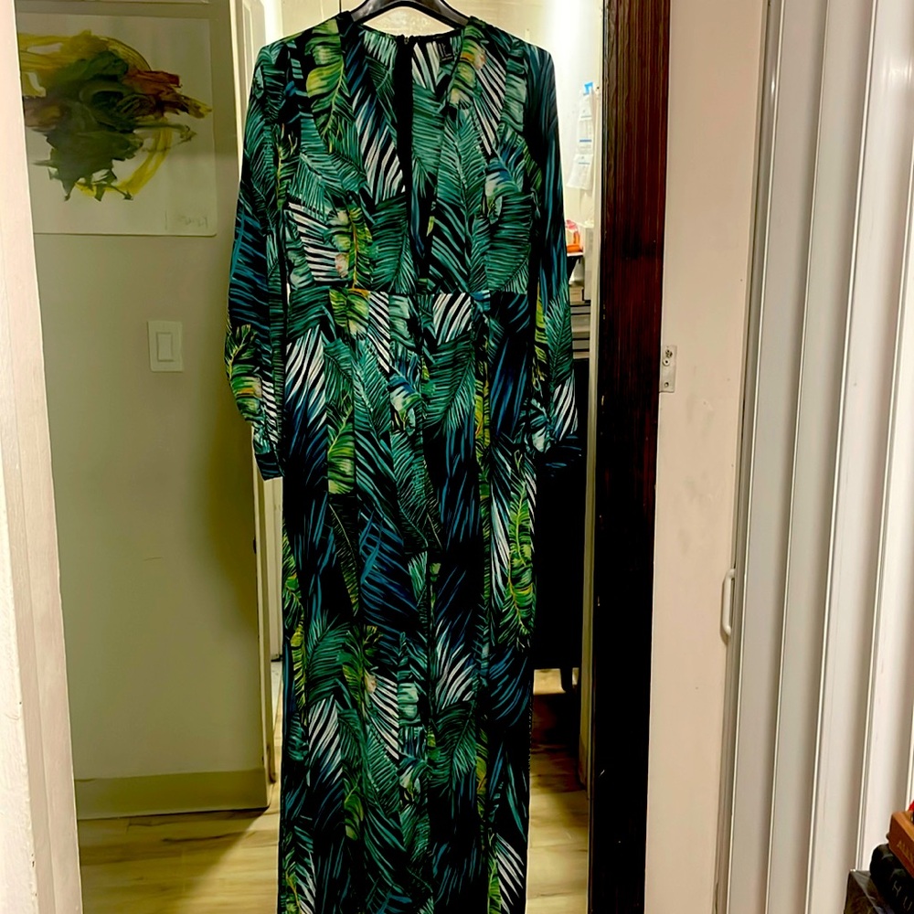 Forever 21 palm print green romper dress. SizeL